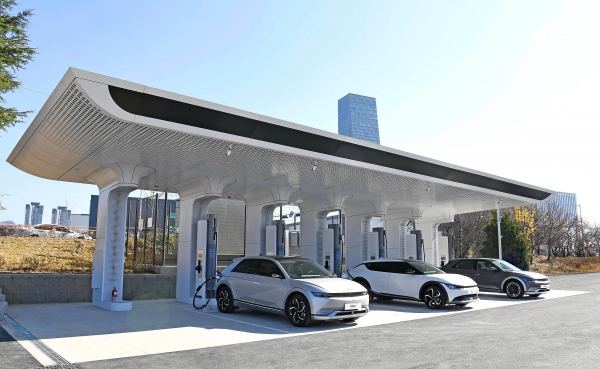 현대자동차가 국립중앙과학관에 전기차 초고속 충전소 E-pit을 설치하고 29일부터 운영에 들어간다. (사진=현대자동차 제공)