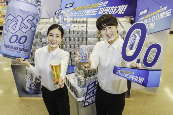 전국 대형마트 30여곳에서 시음행사를 시작하는 비알코올 맥주 '카스0.0' 제품. (사진제공=오비맥주)